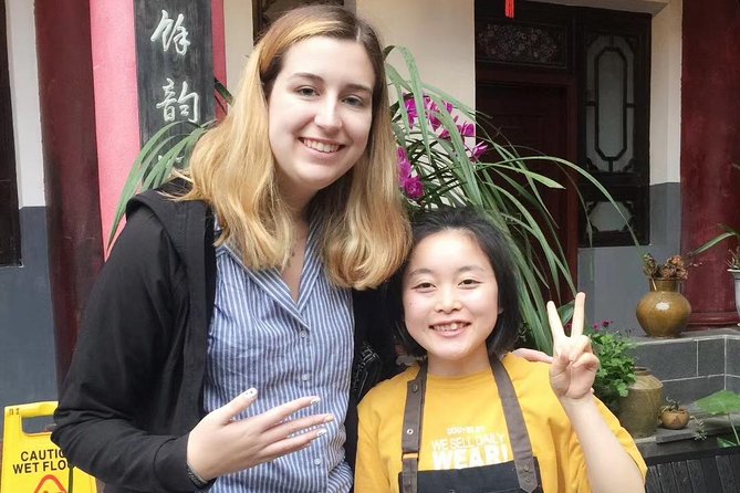 1.5-Hour VIP Manicure Experience in Chengdu Panda Style - Inclusions