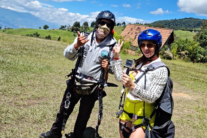 15 Minute Paragliding Flight Medellin With Pickup - Medellín Location