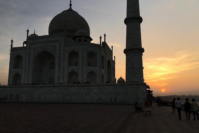 1Night & 2Days Agra & Jaipur Transportation With Local Guiding Experience - Itinerary Highlights