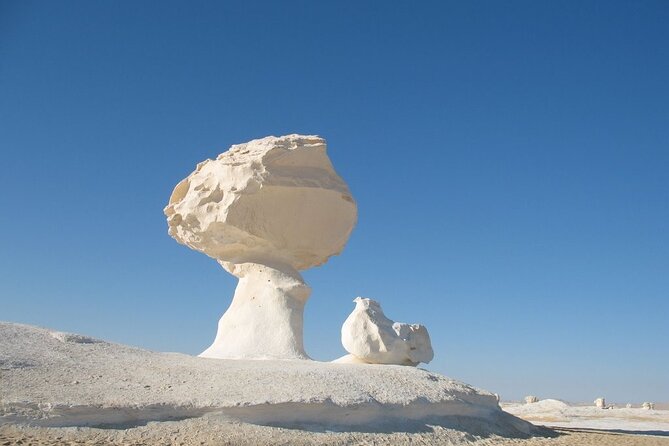 2-Day Private Tour of Bahariya Oasis and the White Desert - Tour Itinerary