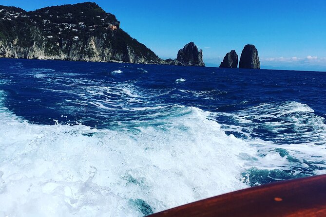 2-Hour Private Boat Tour to the Natural Beauties of Capri - Inclusions