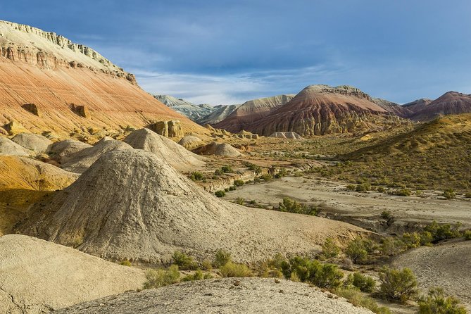 3-Day Altyn Emel Park + Kaindy Lake + Charyn Canyon Jeep-Tour