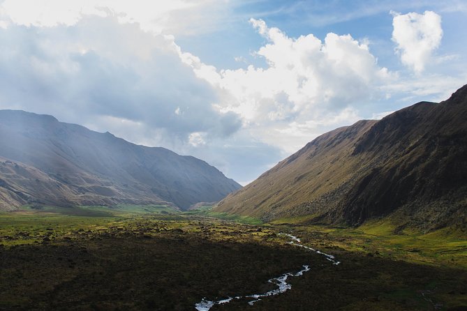 3 Days - Trekking Altar Volcano & Yellow Lagoon Visit From Quito - Itinerary Breakdown