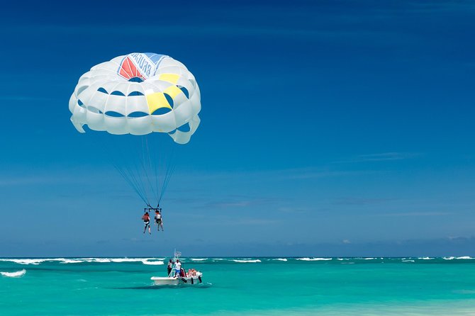 3 Watersports + Ile Aux Cerfs Speedboat Cruise + BBQ Lunch & Drinks + Waterfall - Delicious BBQ Lunch & Drinks