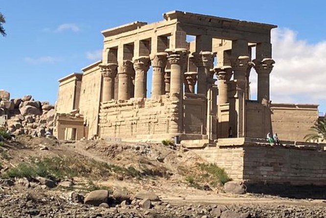 4 Days Nile Cruise Experience From Aswan to Luxor With Tours - Accommodation and Dining Experience