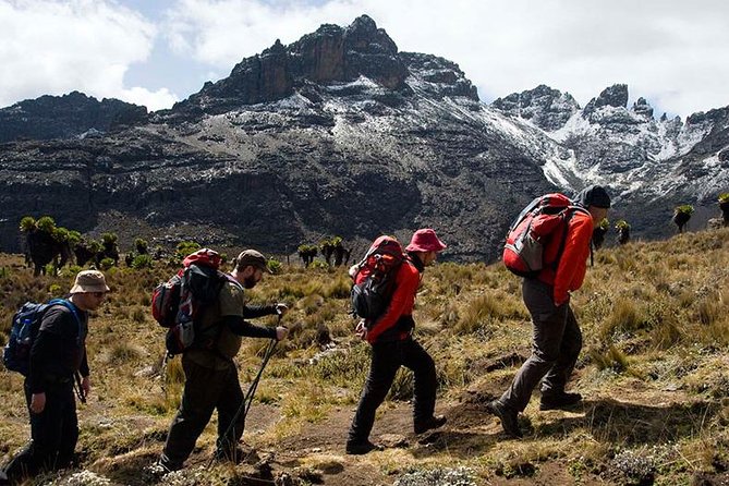6 Days Mount Kenya Hiking Expedition Safari - Itinerary Overview