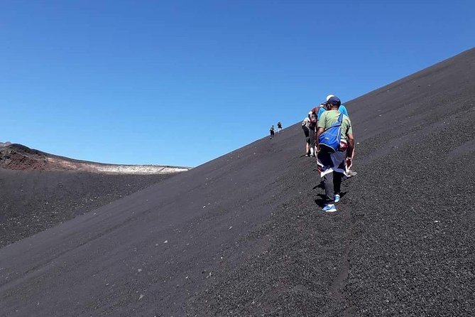 6. Hike to the Crater of Little Pico 2014, on the Volcano of FOGO - Language Options for Guides