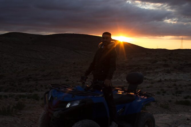 6-Hour Desert of Agafay Guided Tour With Dinner Show in Marrakech