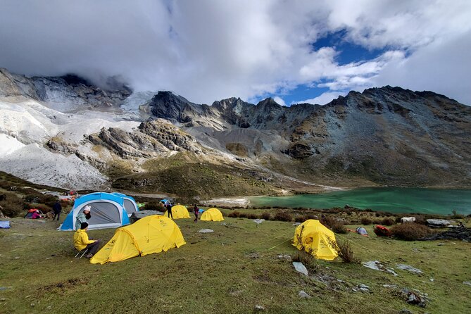7 Days Yading Holy Mountains Small Kora Trekking - Accommodation and Meals Details