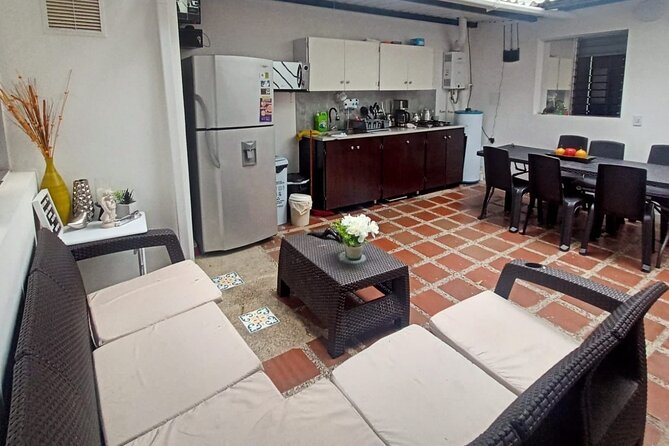 7-Night Full Spanish Immersion Packet in Medellin-OLSA ESTADIO - Meeting and End Points