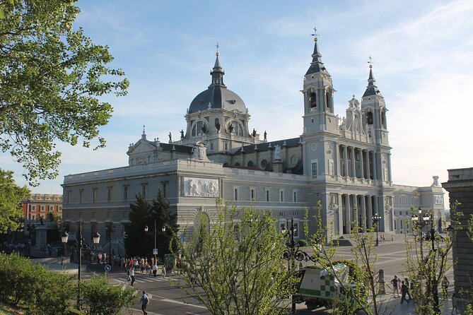 A Locals Madrid: a Self-Guided Audio Tour - Tour Details and Location Information