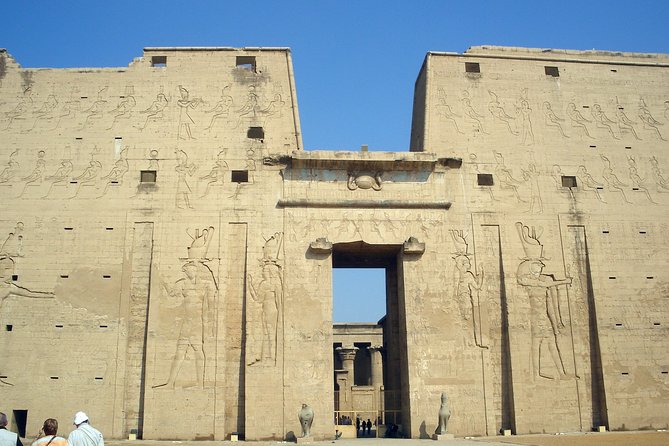 A Private Coach Excursion to Visit the Kom Ombo Temples, and Edfu - Comfortable Transportation