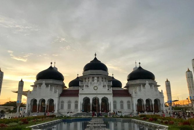 Aceh Private Airport Transfer With English Speaking Driver - Booking Process