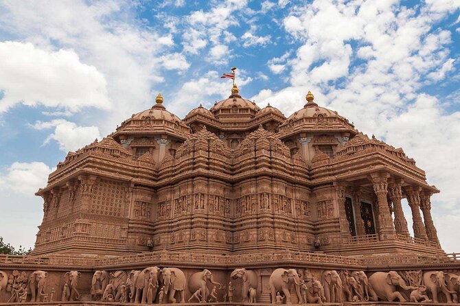 Akshardham Temple & Evening Water Fountain Show & Rickshaw Ride in Neighborhood - Location Details