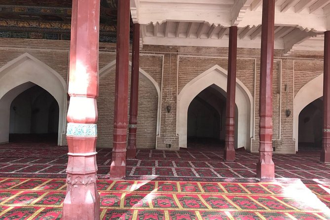 All Inclusive Day Tour in Kashgar Including Apa Hoja Tomb, Id Ghar Mosque and Grand Bazaar