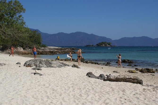 Angra Dos Reis Island Hopping Speedboat Tour From Ilha Grande - Itinerary Highlights