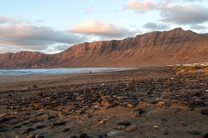 Arrecife Shore Excursion: Small Group La Corona and the Famous Famara Cliffs - Meeting and Pickup Details