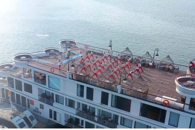 Aurora Cruise 2 Day Explore Halong Bay From Hanoi - Dining Experience