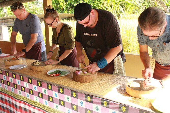 Balinese Afternoon Cooking Class With Local Rice Filed Visit - Inclusions and Maximum Travelers