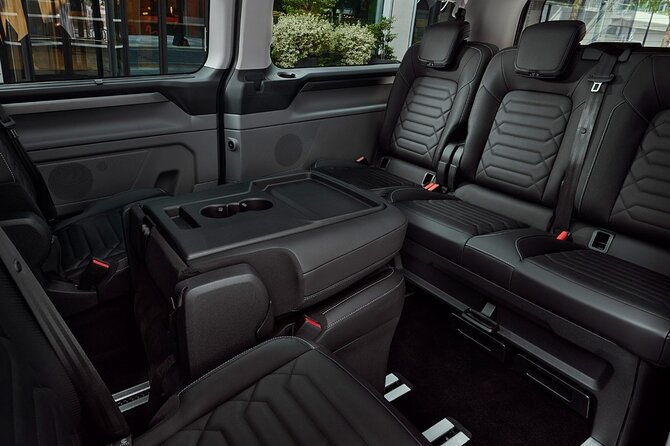 Barcelona Airport to Barcelona City Private Taxi Transfers - Flight Status Tracking