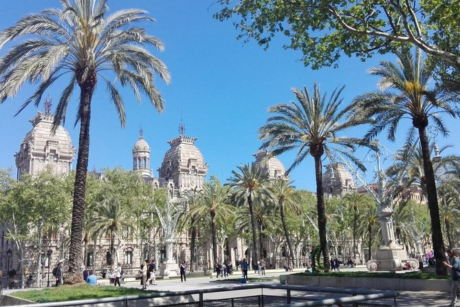 Barcelona Hidden Treasuers : Barrio Gotico City Tour in German - Meeting Point Details