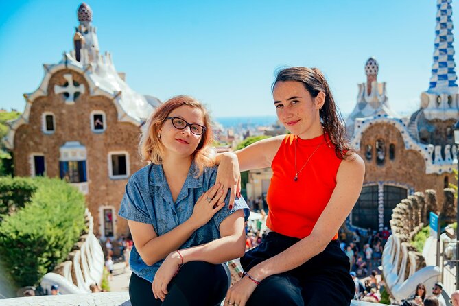 Barcelona: Professional Photoshoot at Park Güell - Inclusions and Services