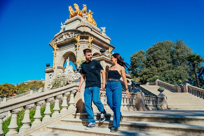 Barcelona: Professional Photoshoot Outside Arc De Triomf - Meeting and End Point Information
