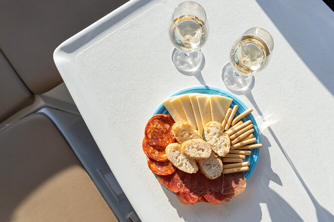Barcelona Sunset Sailing With Wine and Tapas - Snack and Beverage Offerings