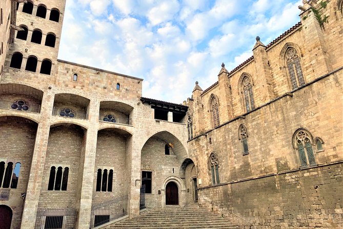 Barcelona Walking Tour With Complimentary Drink - Tour Highlights