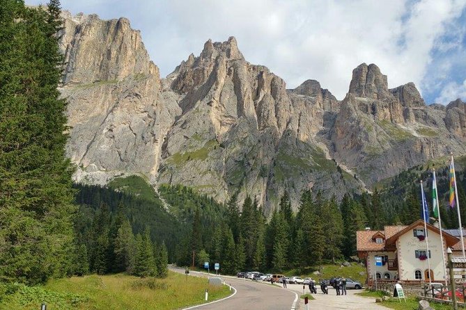 BIKE TOUR ON THE DOLOMITES - SELLA RONDA: Passo Pordoi-Sella-Gardena-Campolongo - Route Highlights
