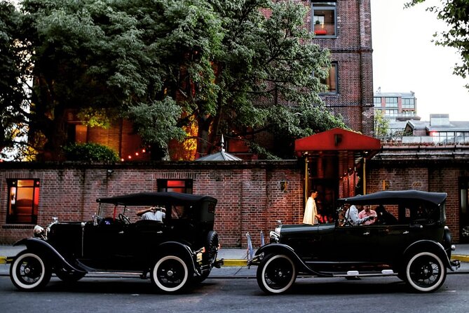 Buenos Aires Tour in a Luxury Vintage Car With Dinner and Show in Rojo Tango