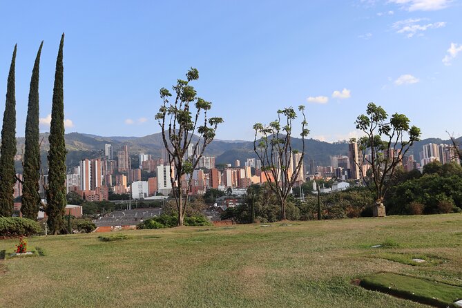Chill Medellin: Music, Food, Brewery & Sight Seeing Tour - Brewery Tasting