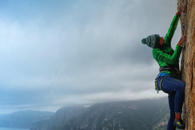Climbing on the Path of the Gods - Description: 8-km Trail Above Amalfi Coast