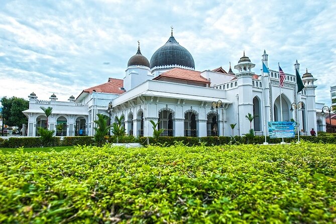 Colors of George Town Walking Tour - Itinerary Highlights