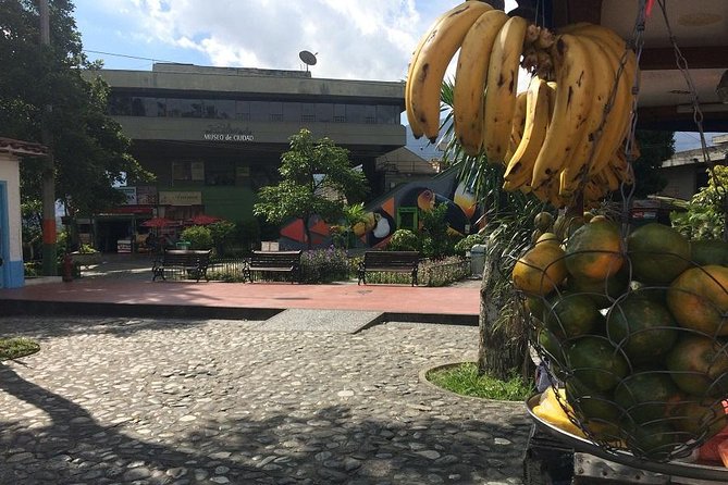 Combo Tour: Medellín City Tour and Antioquia's Food Markets Including Traditional Lunch - Meeting and Pickup Information
