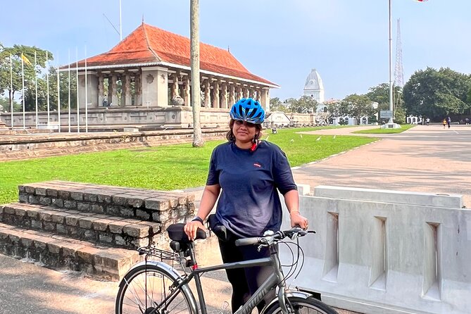 Cycling Through Colombo - Meeting Point and End Point