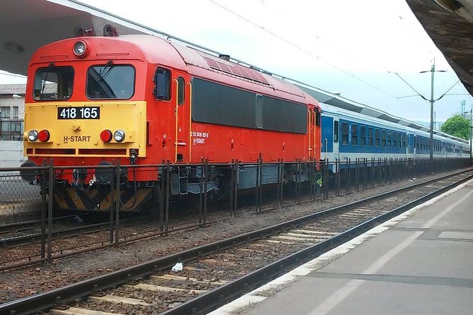 Delhi Agra Delhi By Super Fast Train - Inclusions