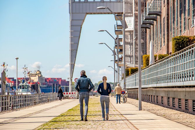 Discover the Hamburg Harbor Area With a Local