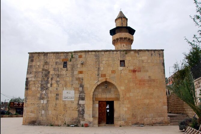 Discovering Beiteddine and Deir El Qamar: A Half-Day Private Tour - Exploring Deir El Qamar