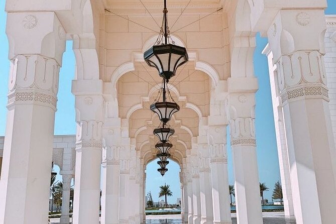 Dubai to Abu Dhabi Grand Mosque and Qasr Al Watan Palace - Inclusions