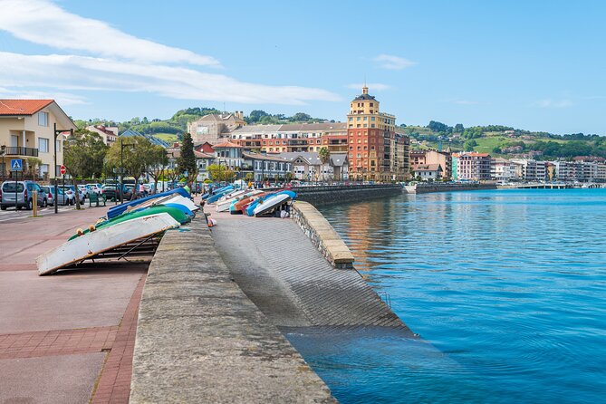 Essential Walking Tour Through the Emblematic Places of Hondarribia - Key Attractions