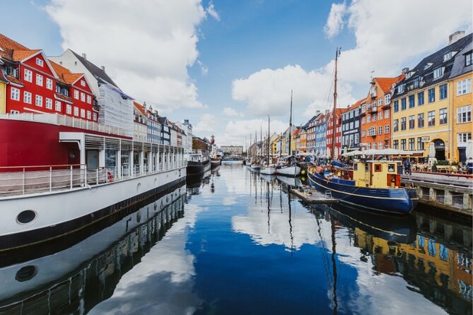 Exclusive Guided & Customized Private Oslo City Tour in Limo
