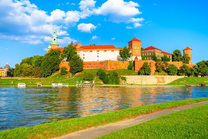 Fast Track Wawel Castle and Old Town Tour With Transfers - Pickup and Drop-off Service