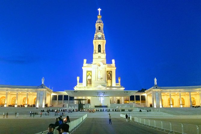Fátima, Nazaré and Óbidos Tour - Nazaré Coastal Experience