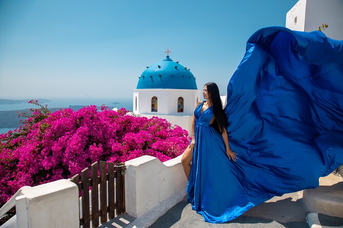 Flying Dress Photoshooting Santorini - Inclusions: Fly Dress, Edited Photos