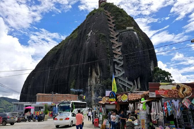 Full-Day All-Inclusive Tour Guatapé Piedra Del Peñol - Meeting and Pickup Details