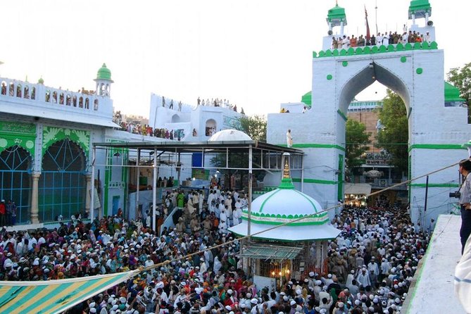 Full-Day Excursion of Two Holy Cities of Different Faith – Ajmer and Pushkar