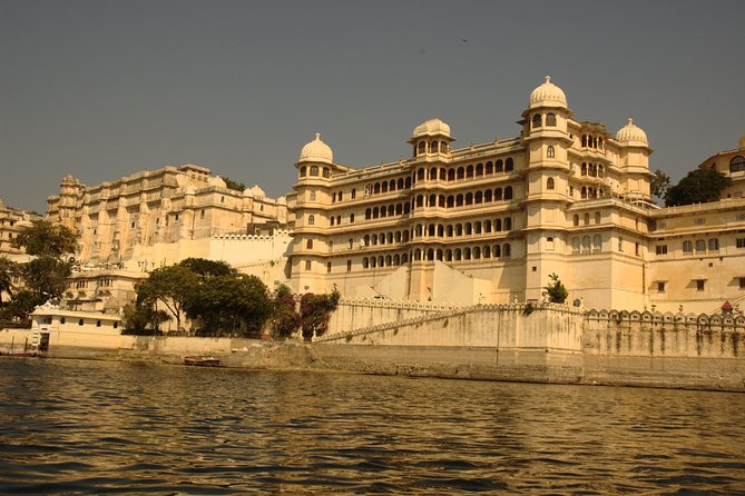 Full-Day Guided Private Tour of Udaipur City Monuments - Inclusions