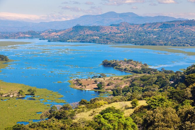 Full Day Private Tour to Suchitoto and Ilopango Lake - Exploring Ilopango Lake