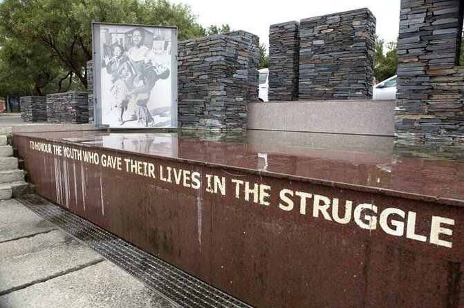 Full Day Tour Apartheid Museum and Soweto - Soweto Exploration